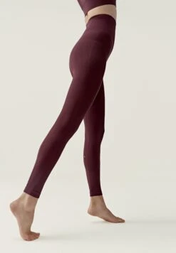 Born Living Yoga Naisha - Medias - Burdeos 11 Born Living Yoga Naisha - Medias - Burdeos -ADIDAS Moda Tienda de ventas 139e3d807b784a5aa74c7086b01f0b62