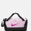 Nike Performance Brasilia Duffel Unisex - Bolsa De Deporte - Pink Foam/Black/Active Fuchsia) -ADIDAS Moda Tienda de ventas 22bd65c67bbf4447bd3177db985f538b