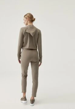 Born Living Yoga Airla - Chaqueta De Entrenamiento - Fossil -ADIDAS Moda Tienda de ventas 80e955b530424a5ea2b3c3faeafeb10c