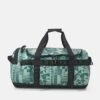 The North Face Base Camp Duffel M Unisex - Bolsa De Viaje - Misty Sage Irregular Geometry/Black -ADIDAS Moda Tienda de ventas 86ec6e77f0464bb79b42722b5317a290
