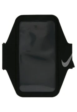 Nike Performance Lean Arm Band Plus Unisex - Otros Accesorios - Black/Black/Silver -ADIDAS Moda Tienda de ventas d1a6ecd577a14212a3201e4cfb11df6a