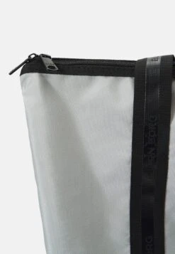 BJØRN BORG Signature Tote - Bolsa De Deporte - Aluminum -ADIDAS Moda Tienda de ventas d7a84f2532274e30bddca361eb9c4078