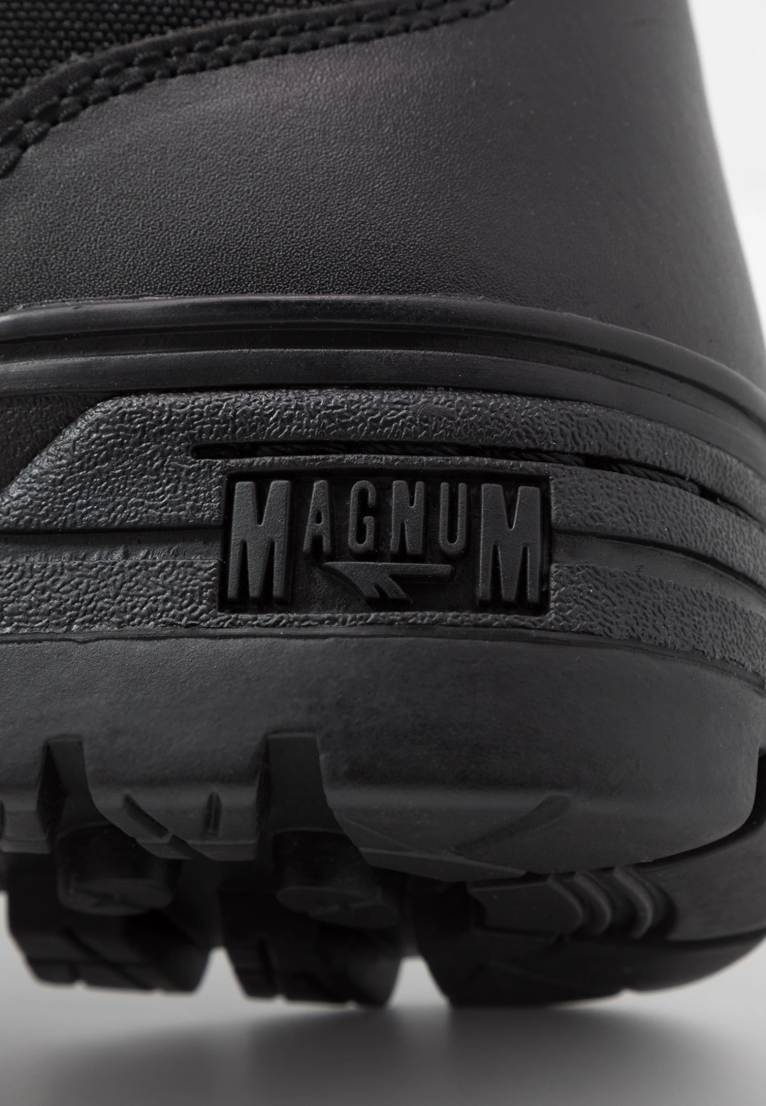 Hi-Tec Magnum Classic Mid - Zapatillas De Senderismo - Black 8 Hi-Tec Magnum Classic Mid - Zapatillas De Senderismo - Black - Imagen 6