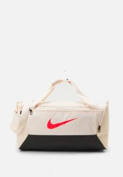Nike Performance Brasilia Duffel Unisex - Bolsa De Deporte - Guava Ice/Black/Bright Crimson